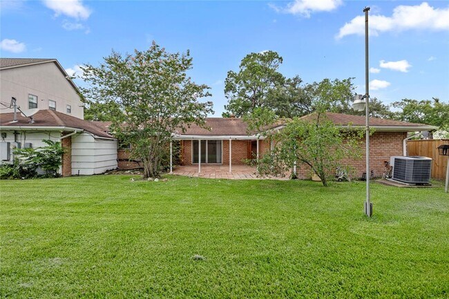 Building Photo - 4135 Levonshire Dr