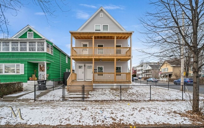 Building Photo - 403-405-405 S Elm St