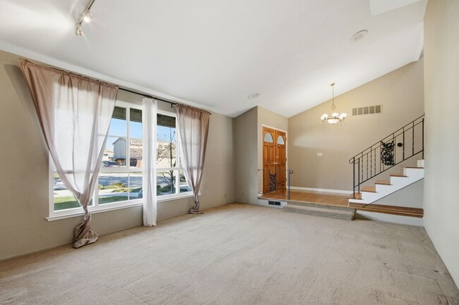 Building Photo - 6137 Banner Dr