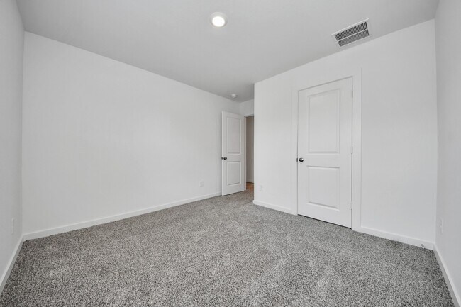 Building Photo - 2138 Olivos St
