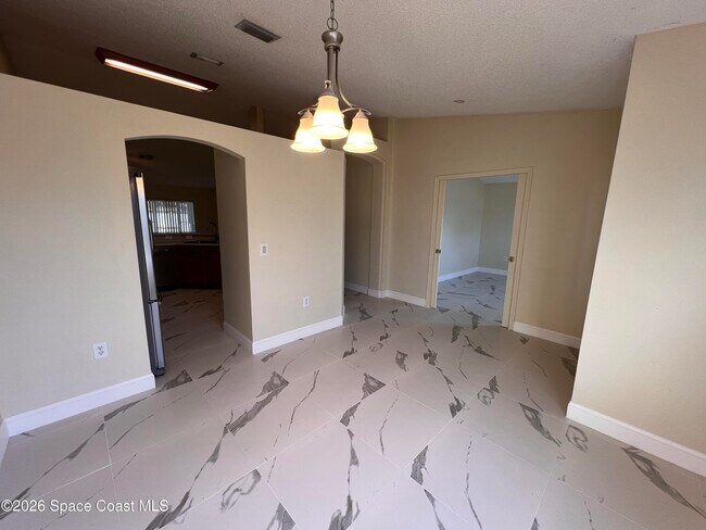 Building Photo - 619 Pampas St NW