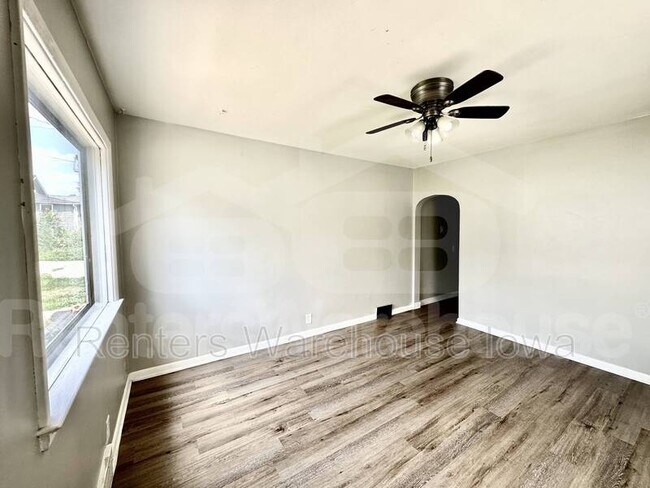 Building Photo - 1210 1/2 West Street