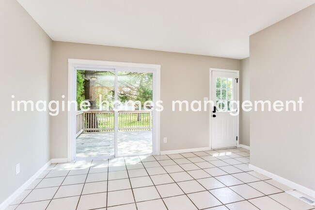 Building Photo - Pet-Friendly 3 Bedroom Home in Ballwin