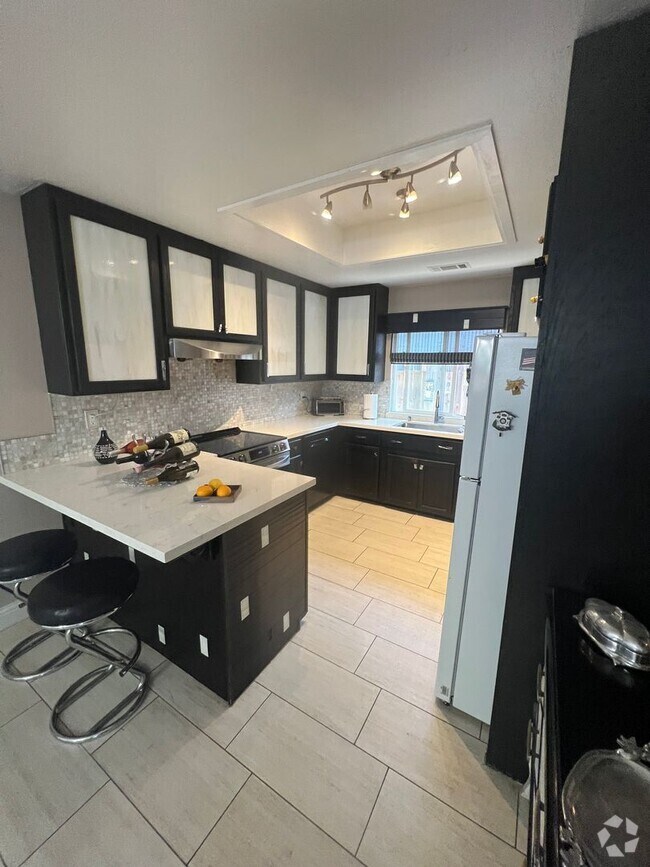 Building Photo - Charming 3 Bed, 2 Bath Home in West Davis ...