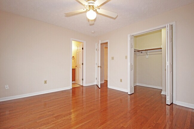 Building Photo - Charming Rancher in Fox Ridge Community