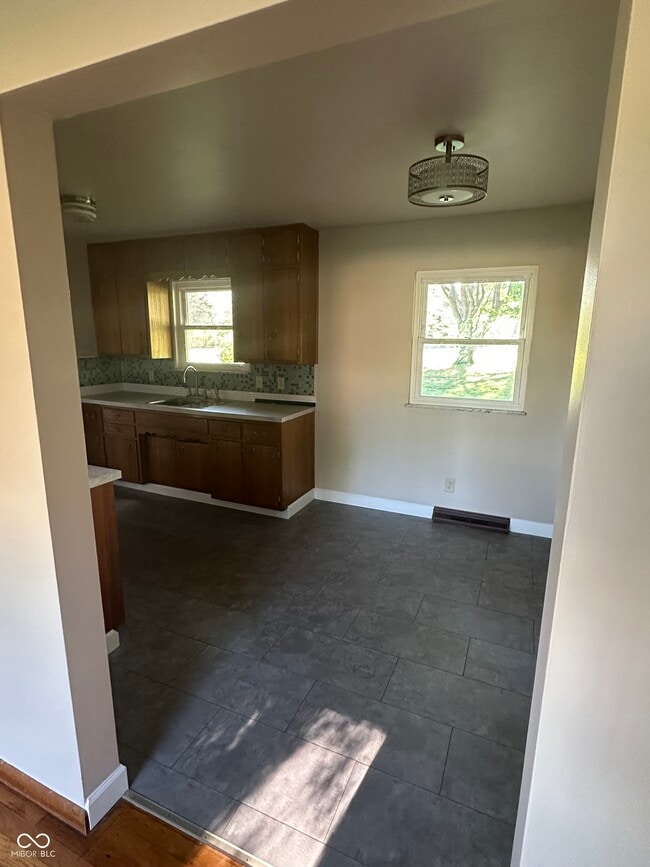 Building Photo - 973 Mullinix Rd