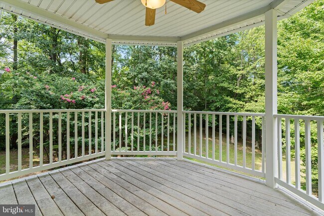 Building Photo - 45105 Mill Creek Way