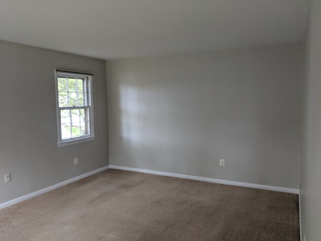 Living room - 46675 Winchester Dr