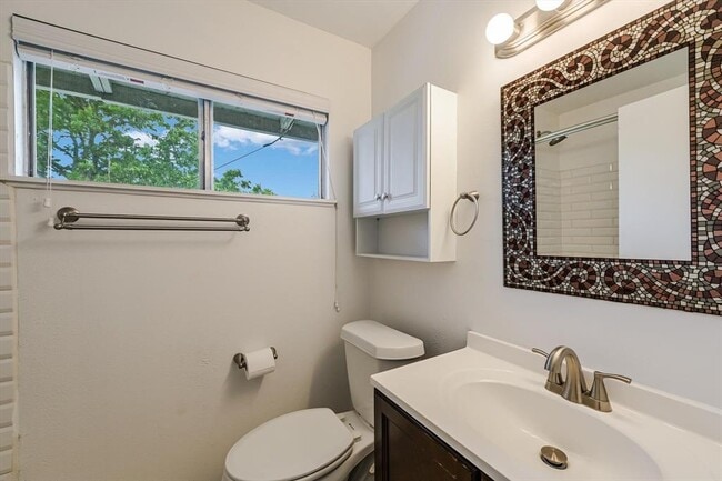 Building Photo - 4904 Creekline Dr
