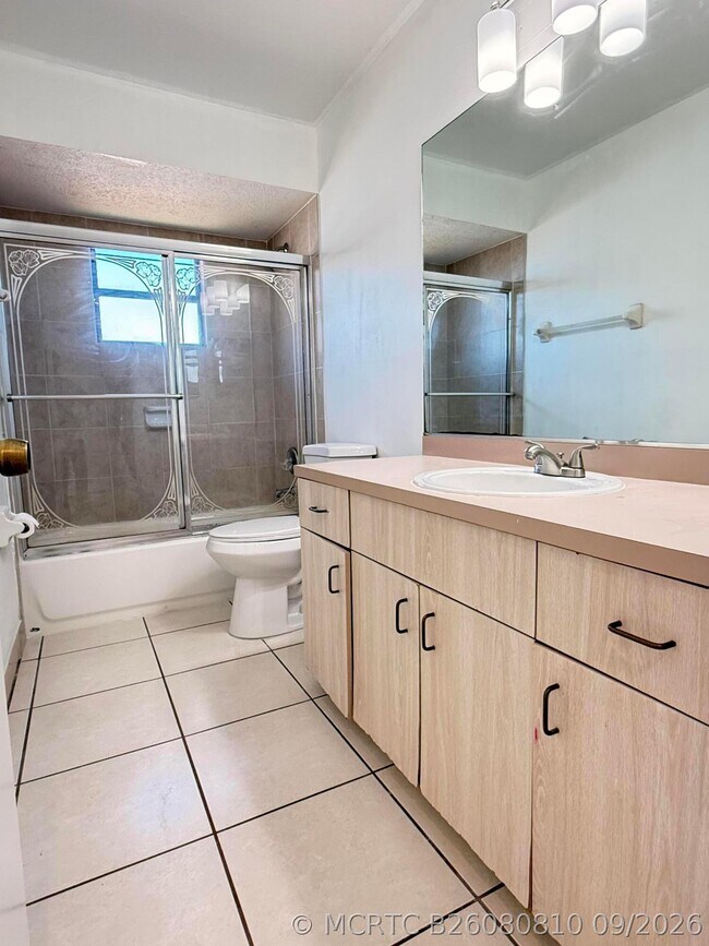 Building Photo - 2225 SE Melaleuca Blvd