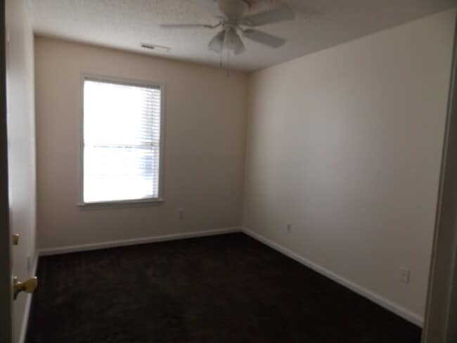 Building Photo - 716 Lilly Naz Ln