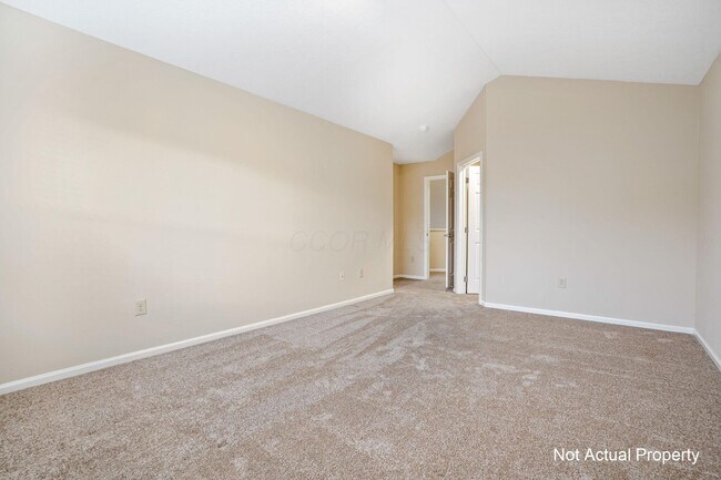 Building Photo - 5002 Stratford Pine Ln