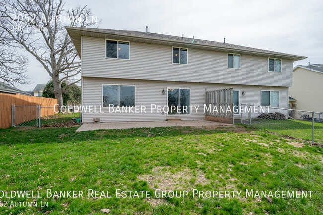 Building Photo - 2052 Autumn Ln