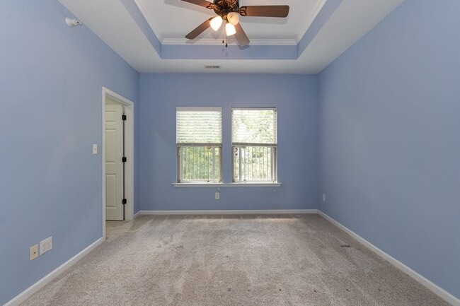 Building Photo - GORGEOUS Well maintained Two Bedroom Townhome!