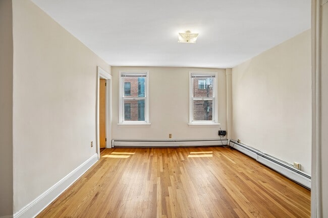 Building Photo - 438 2nd St