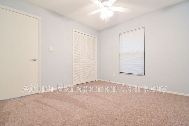 Building Photo - 277 Lakebreeze Cir