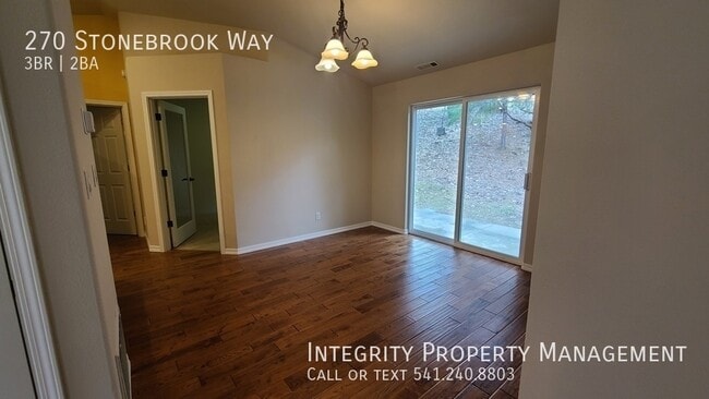 Building Photo - 270 Stonebrook Way