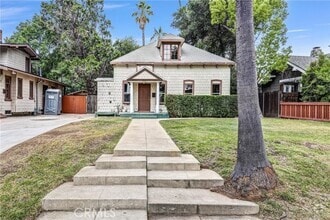 Building Photo - 1555 Diamond Ave