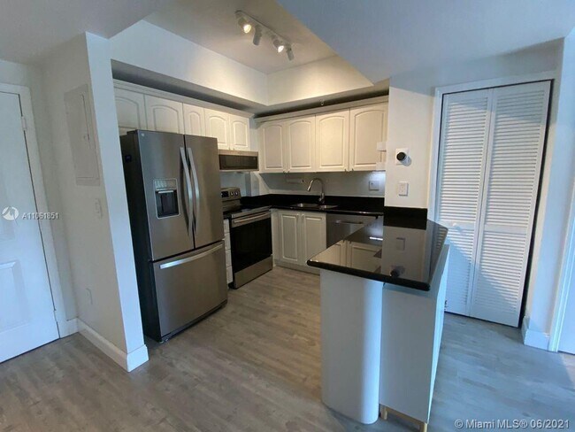 Building Photo - 3500 Coral Wy