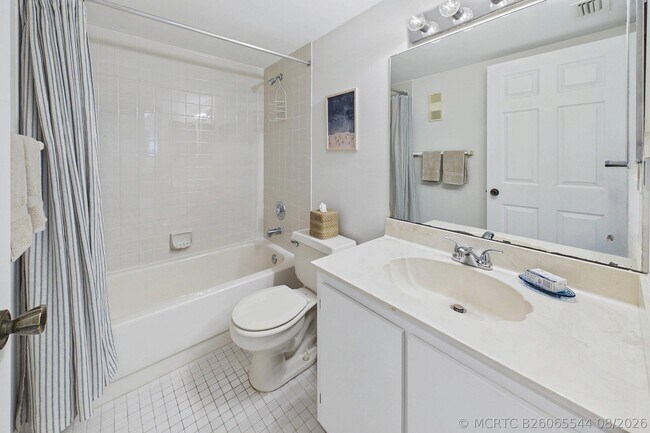Building Photo - 15451 Pembridge Dr
