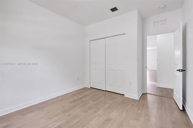 Building Photo - 465 NE 194th Terrace