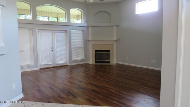 Building Photo - 3726 Bedford Dr