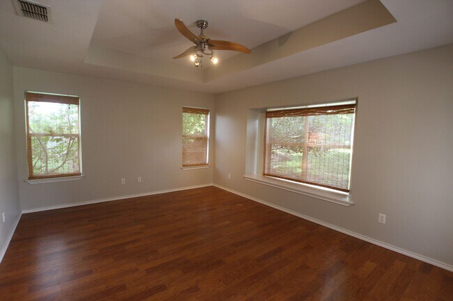 Building Photo - Stunning 4 Bedroom in Tyler! Available in ...