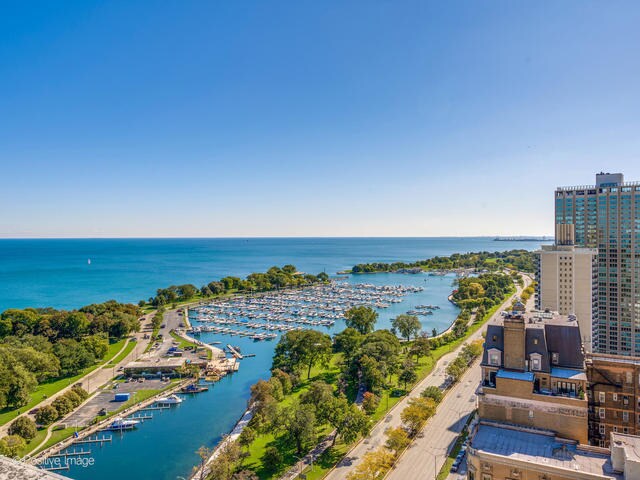 Building Photo - 3550 N Lake Shore Dr