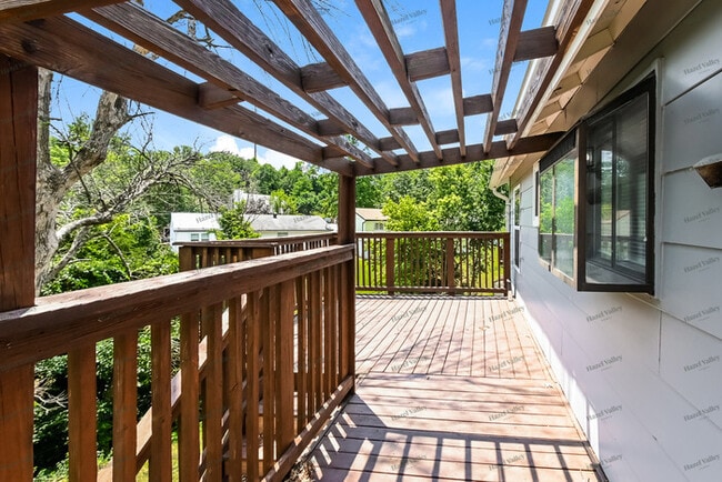 Building Photo - 2592 Forest Ln