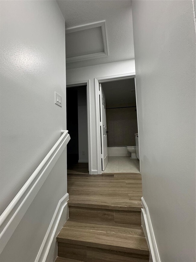 Building Photo - 3102 Coral Ridge Dr