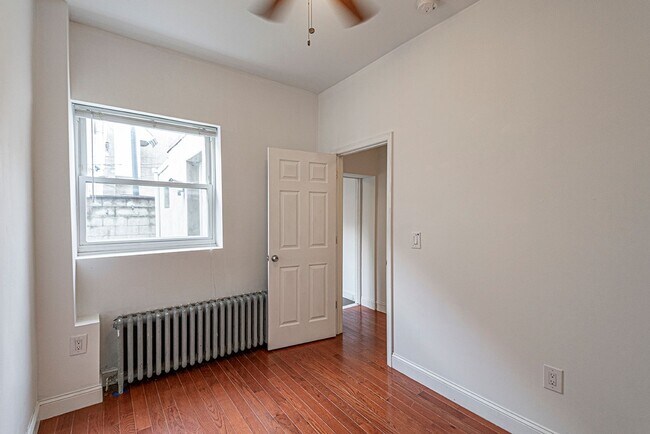 Building Photo - 1836 S 10th St
