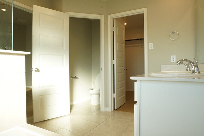 Building Photo - 11215 Pavonia Creek Ct