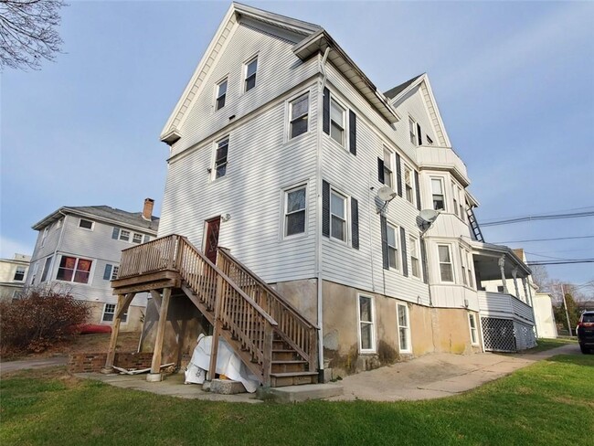 Building Photo - 8 Summer St