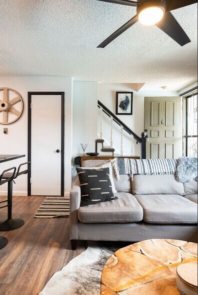 Building Photo - 2700 S Holly St