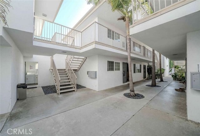 Building Photo - 625 Amapola Ave