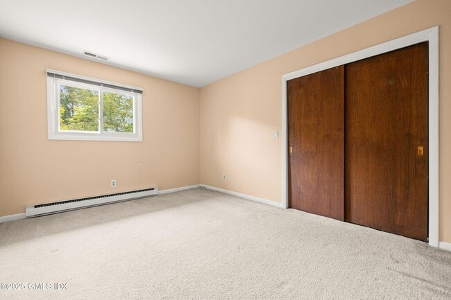 Building Photo - 37 Windsor Ln