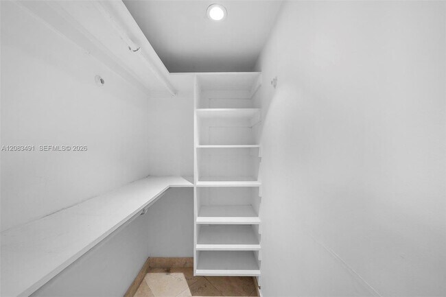 Building Photo - 1614 Euclid Ave