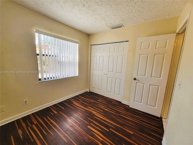 Building Photo - 307 S Ocean Dr