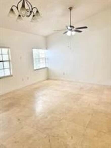 Building Photo - 2810 N Oakland Forest Dr