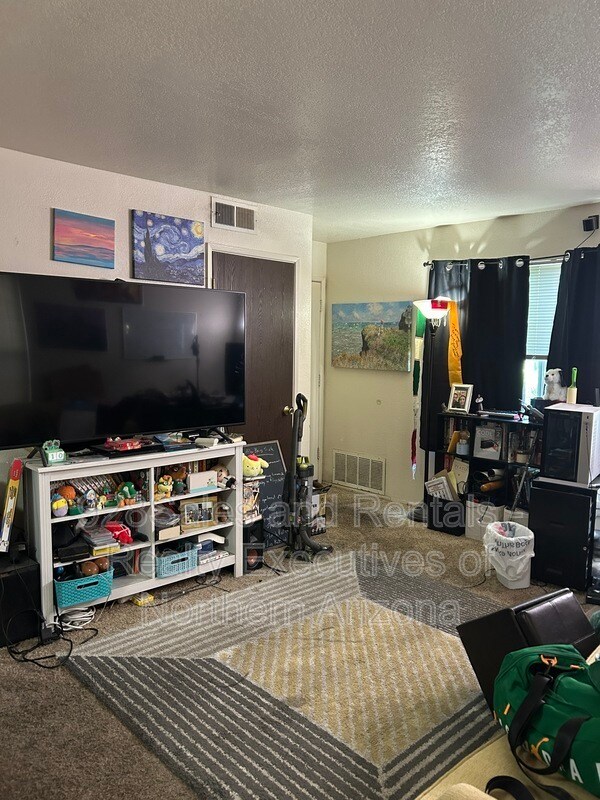 Building Photo - 1200 S Riordan Ranch St