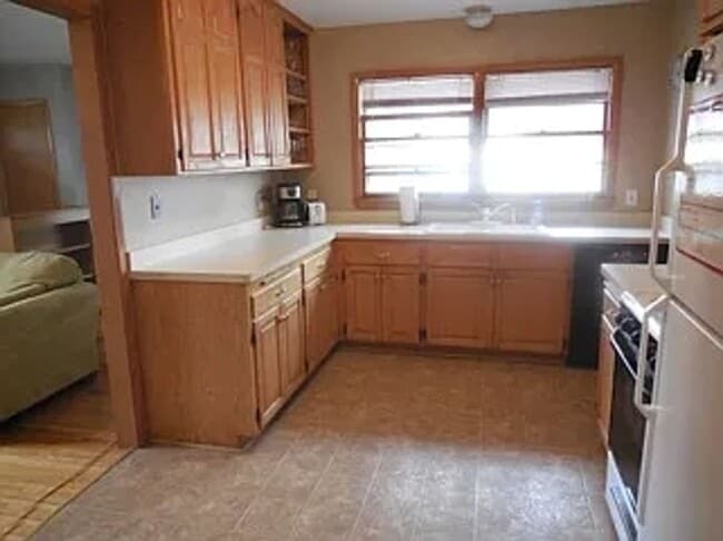 Building Photo - 1618 Natchez Ave S