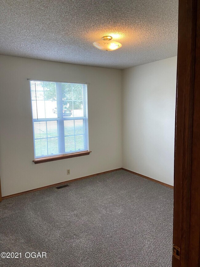 Building Photo - 1220 Xenia Ct