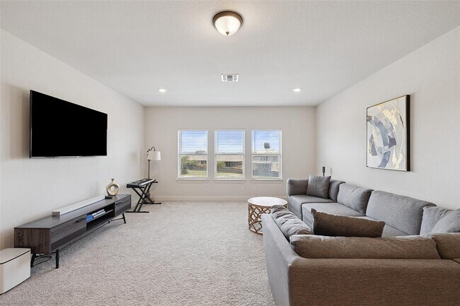 Building Photo - 6908 Empresa Dr