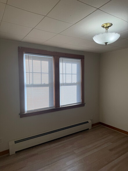 Building Photo - 190 Hoskins Rd