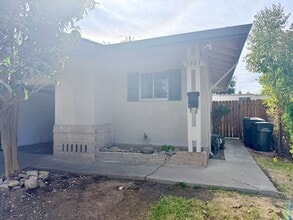 Building Photo - 5803 Woodleigh Dr