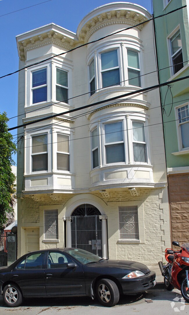 Primary Photo - 1460 Washington St
