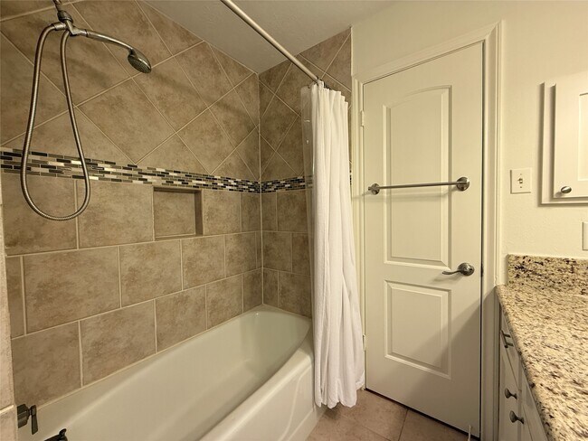 Building Photo - 5007 Shady Nook Ct