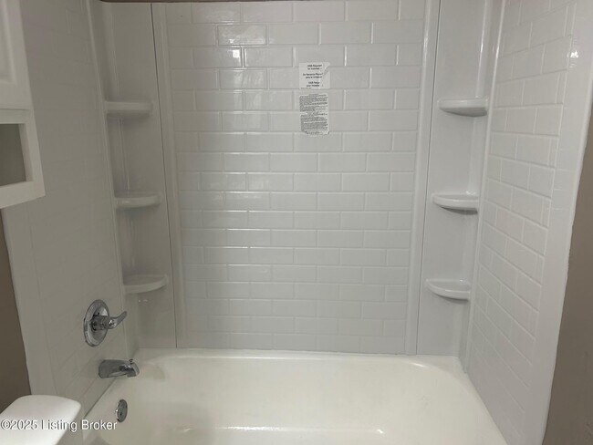 Building Photo - 735 Compton St