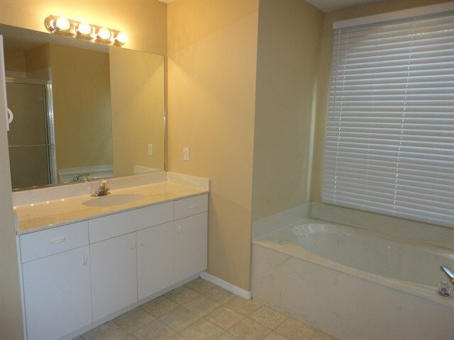 Building Photo - 3118 37th Ter E