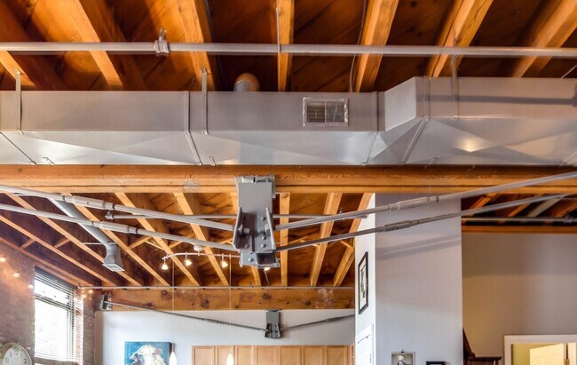 Building Photo - 126 Webster Ave